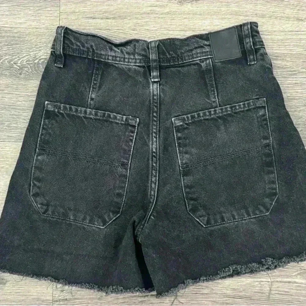 We The Free Size 25 Black Denim Jean Shorts - Picture 3 of 3